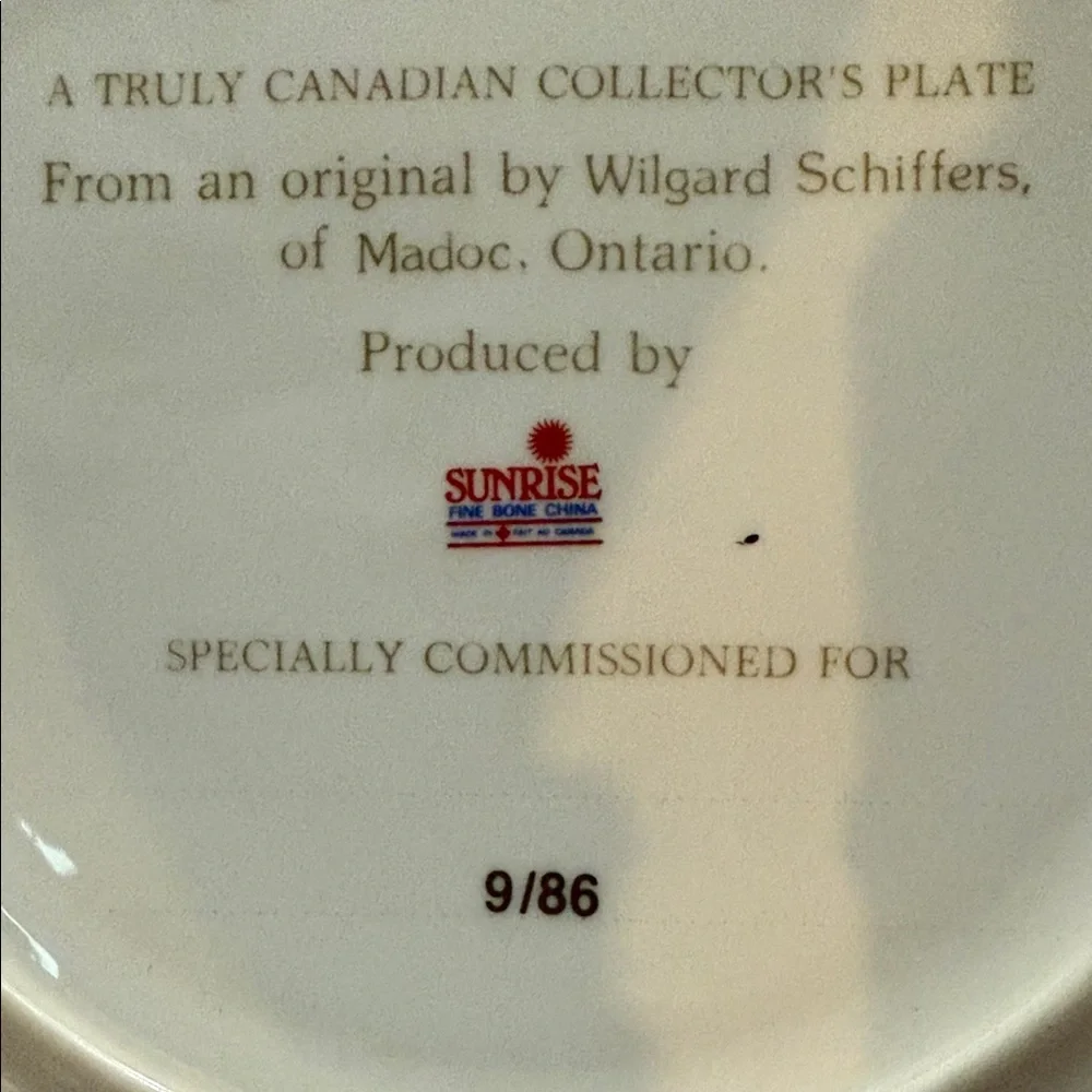 Floral Collectable Plate "The Quebec - Madonna Lily" - Picture 4 of 4